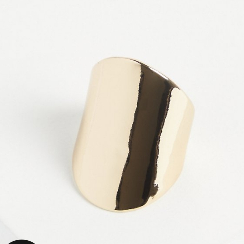 🆕️ PLUS SIZE GOLD-TONE FASHION STATEMENT RING